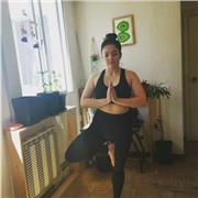 Deportista de alto rendimiento y artista. Monitora de yoga, practicante de mindfullness y artesana. Me gusta compartir lo que he aprendido con otros, esperando que también se encuentren a sí mismos y se sientan en paz y armonía con el mundo que los rodea